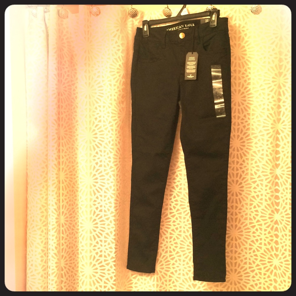 American Eagle Jegging in Black 6 Short